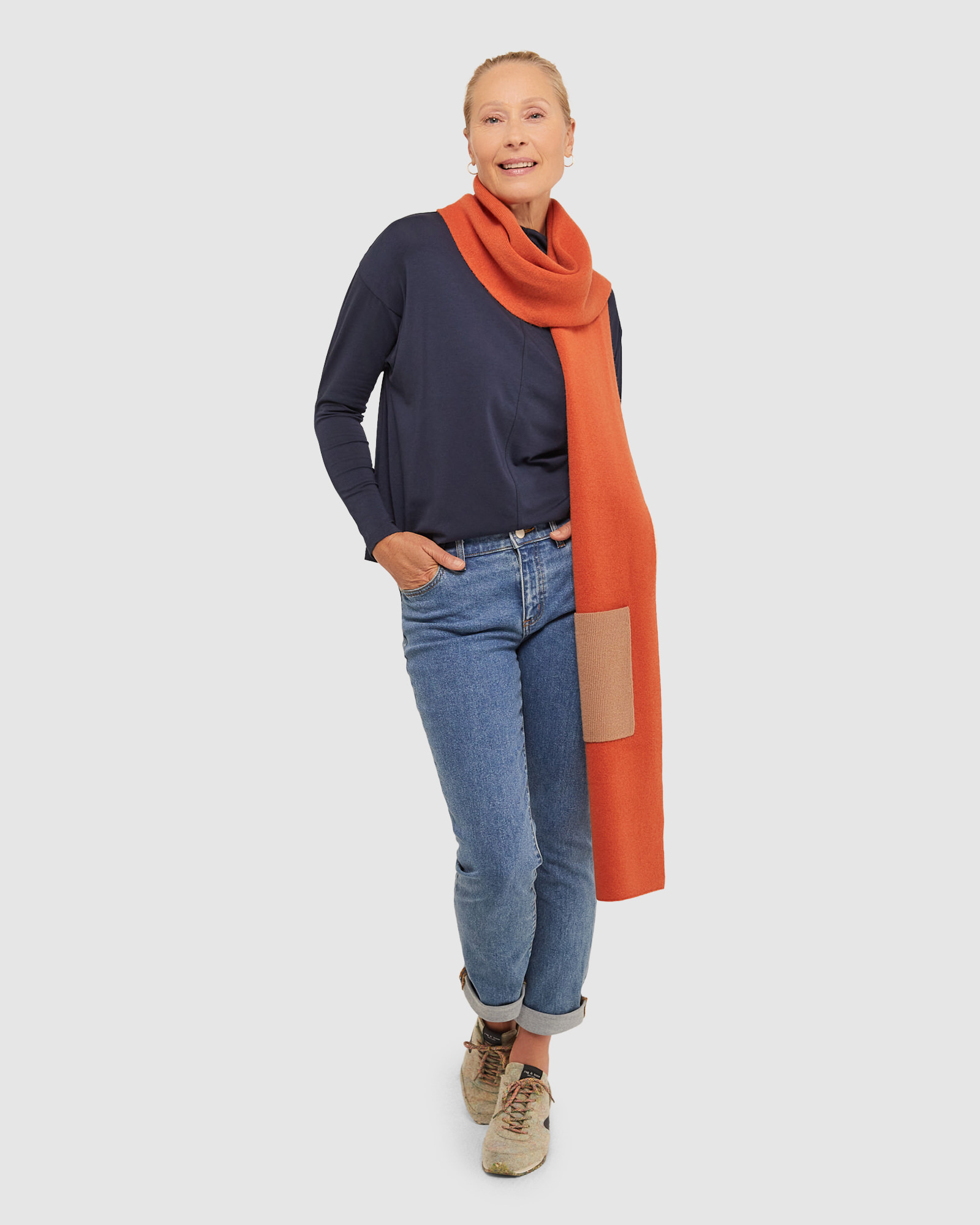 Contrast Pocket Shawl