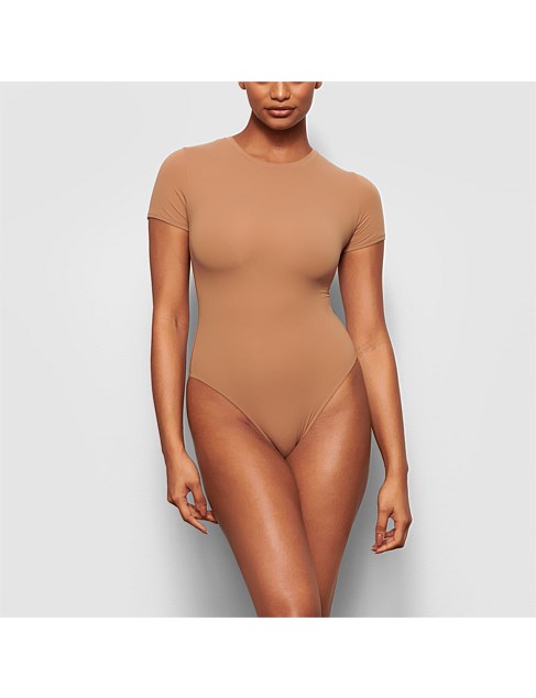 FITS EVERYBODY T-SHIRT BODYSUIT