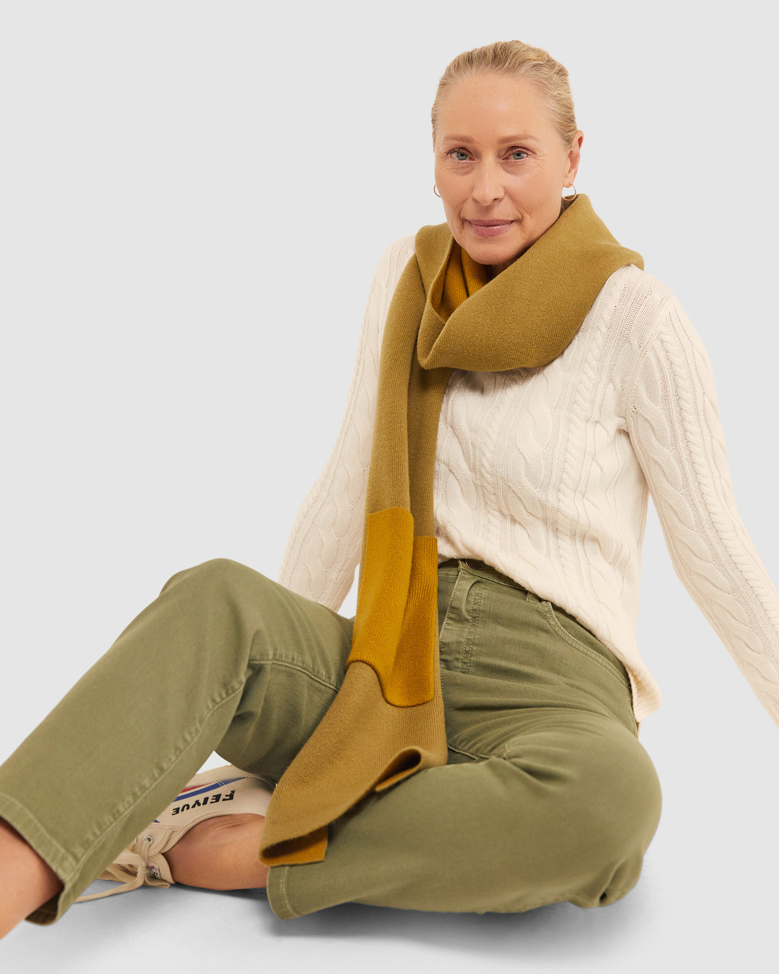 Contrast Pocket Shawl