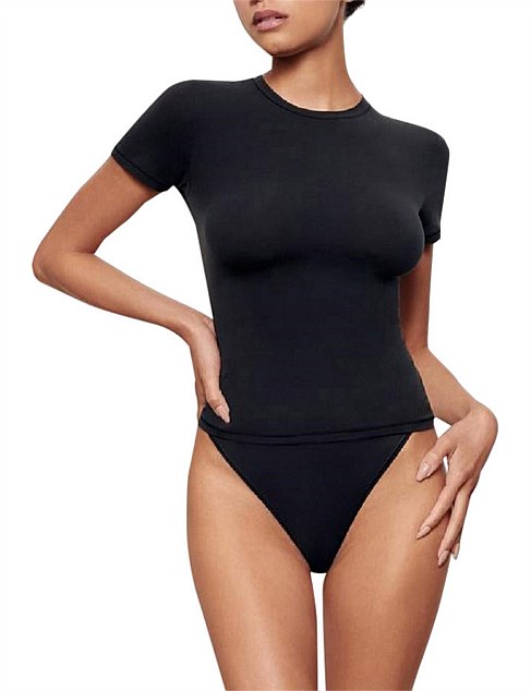 FITS EVERYBODY T-SHIRT