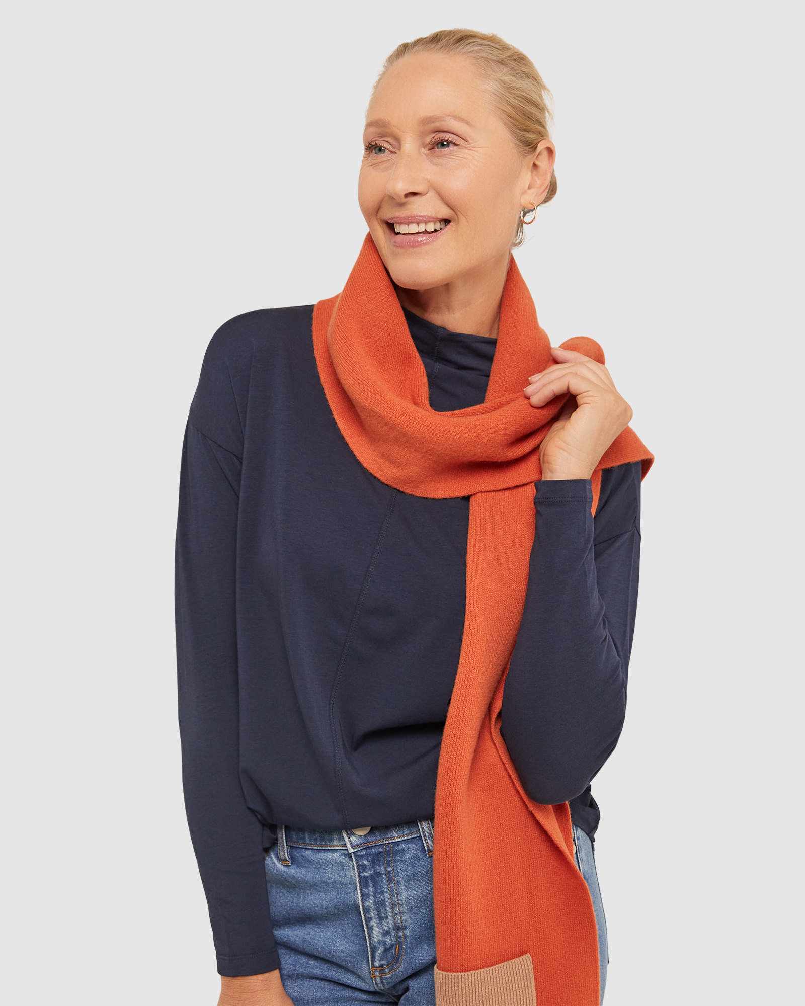 Contrast Pocket Shawl