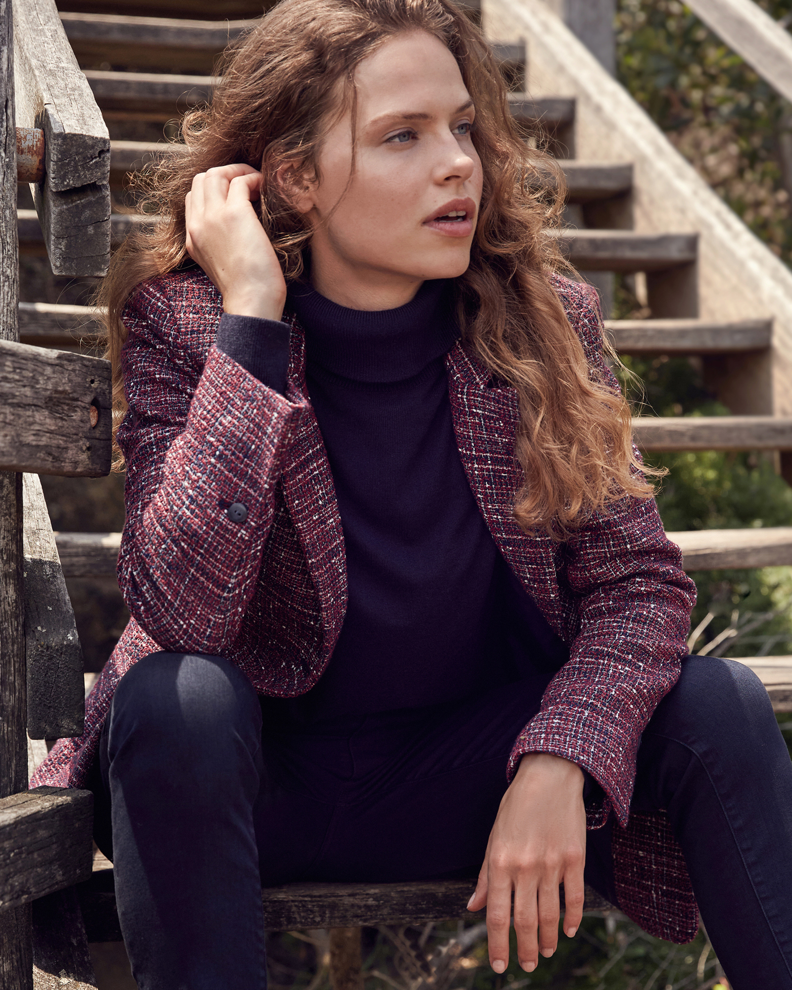 Laurina Turtle Neck Knit