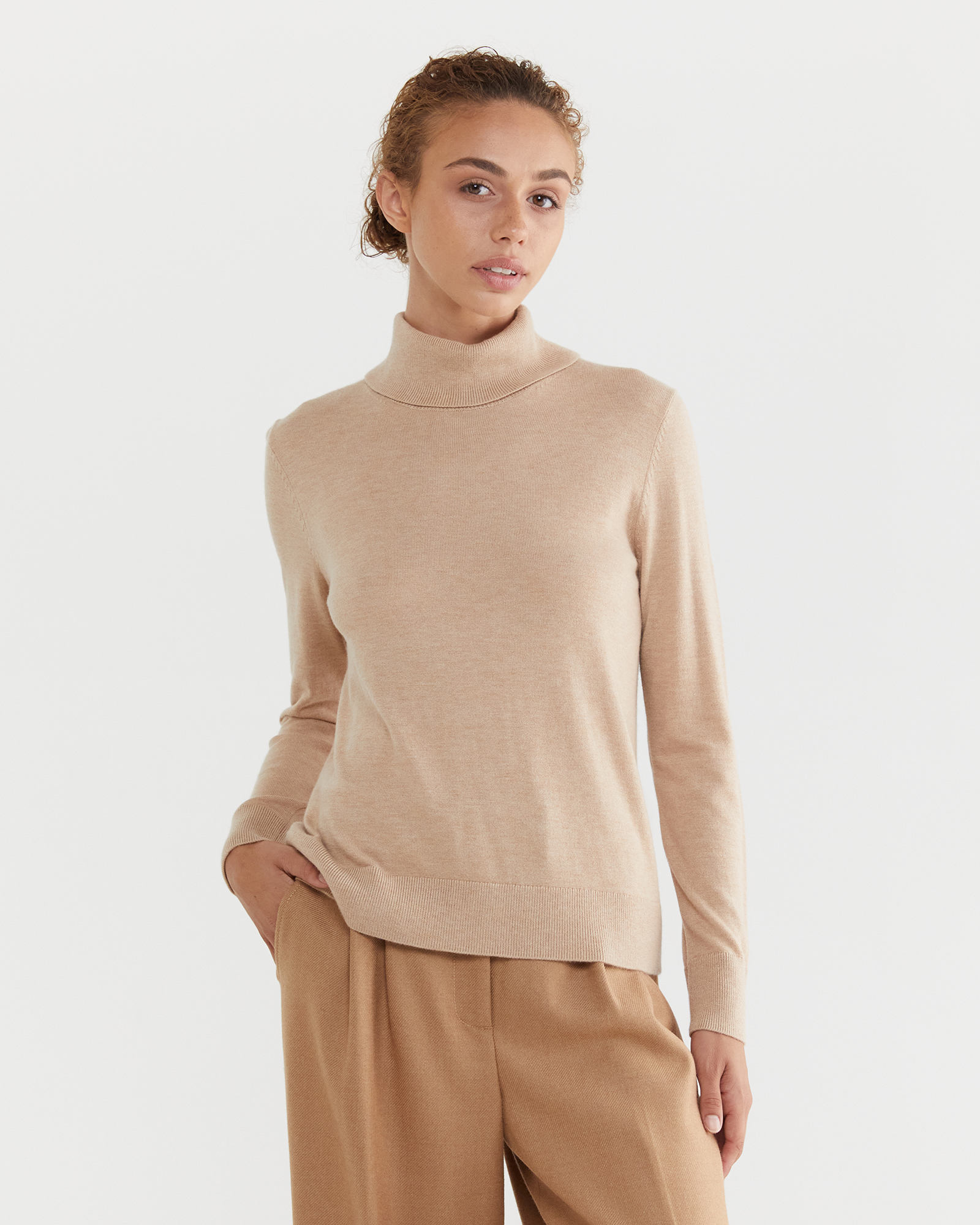 Laurina Turtle Neck Knit