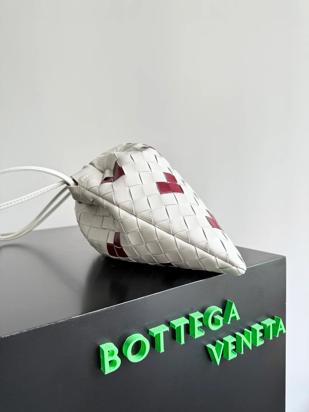 Сумка на завязках BV - дизайн в виде сердечек - белая