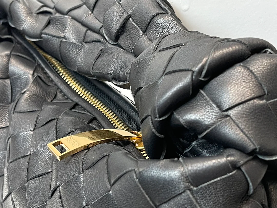 Сумка BV Mini Jodie Croissant Bag, s27x9x23cm-5