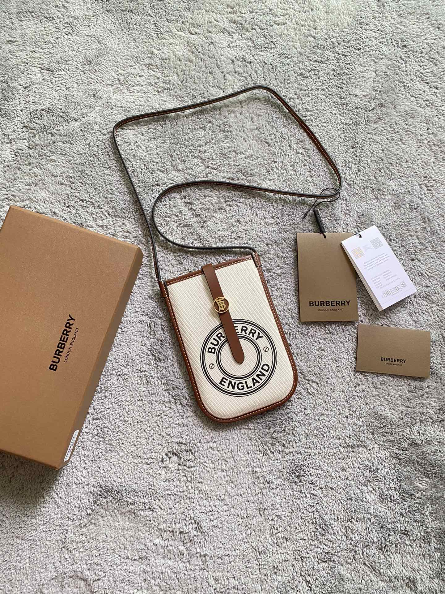 Сумка для телефона Burberry с буквами из холста