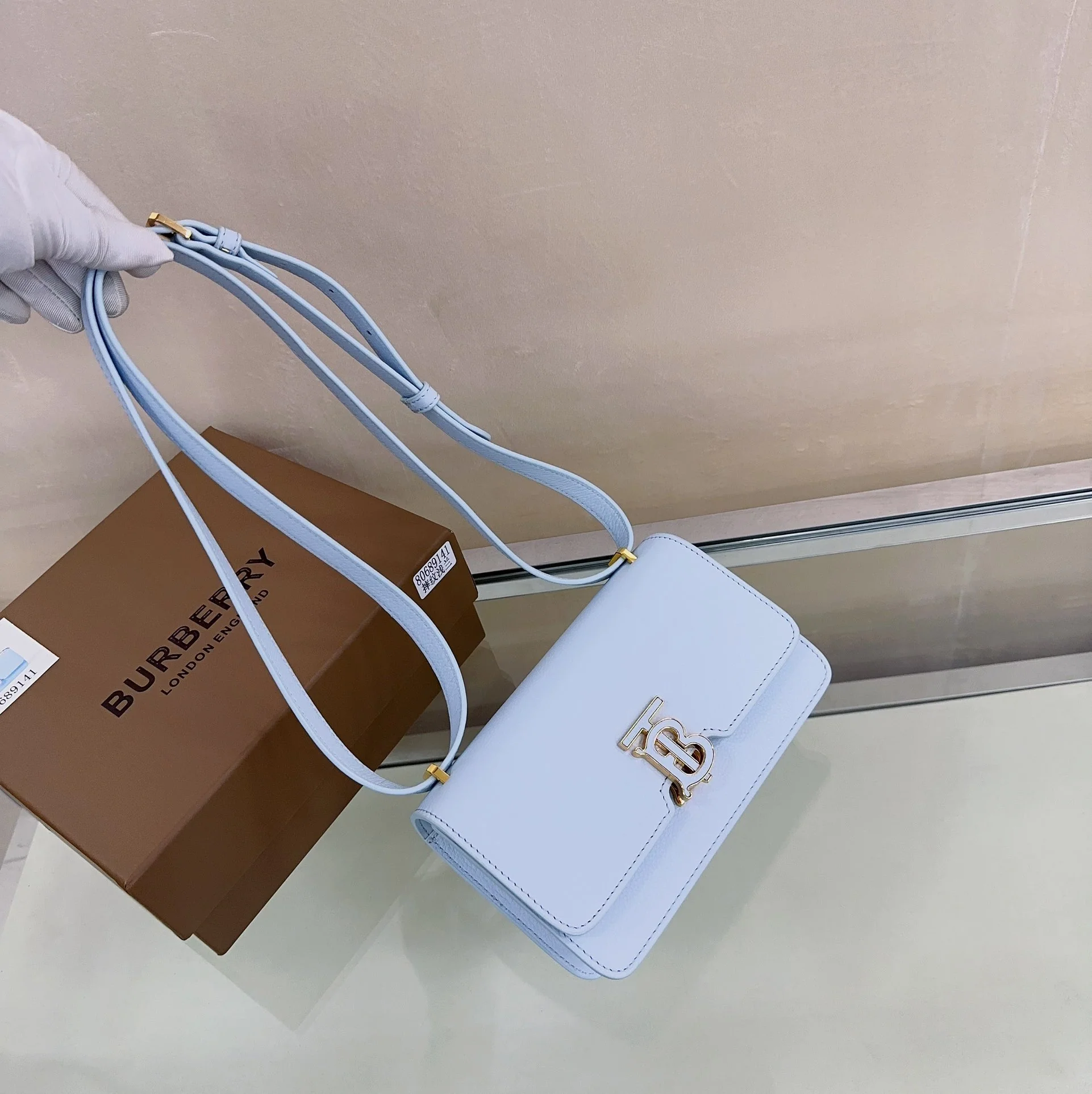 Сумка Burberry Robin - кроссбоди/клатч - светло-голубая