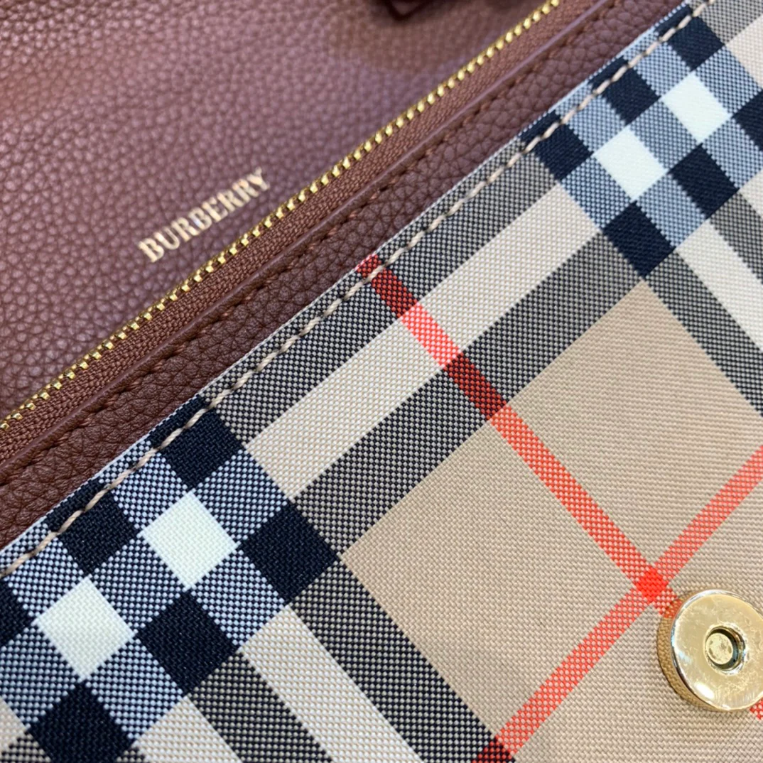 Burberry - сумка через плечо New Note - коричневая