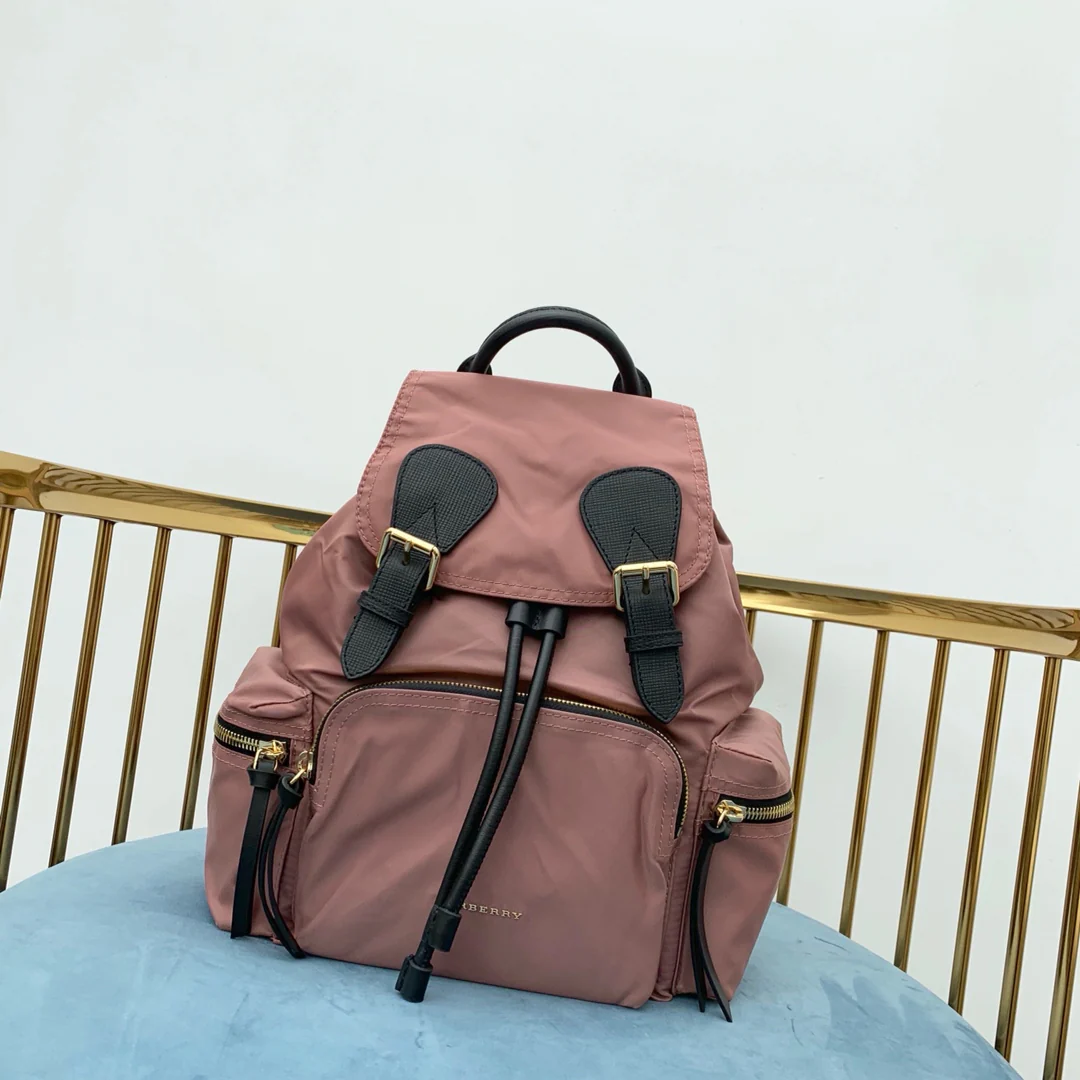 Рюкзак Burberry в военном стиле - розовый - средний размер