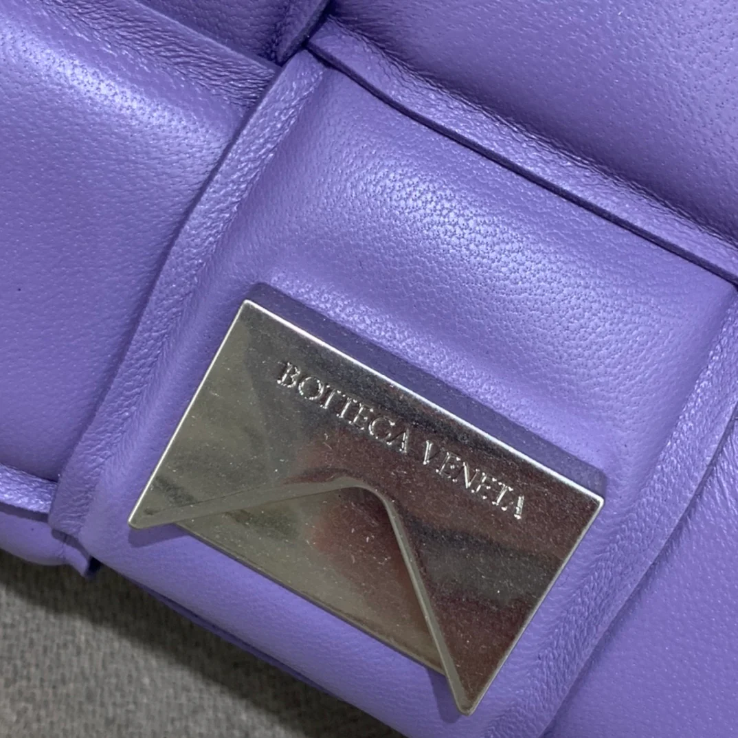 Сумка-мешок для кассет BV из плетеной кожи/подушка/телячья кожа/26х18х8 см/6