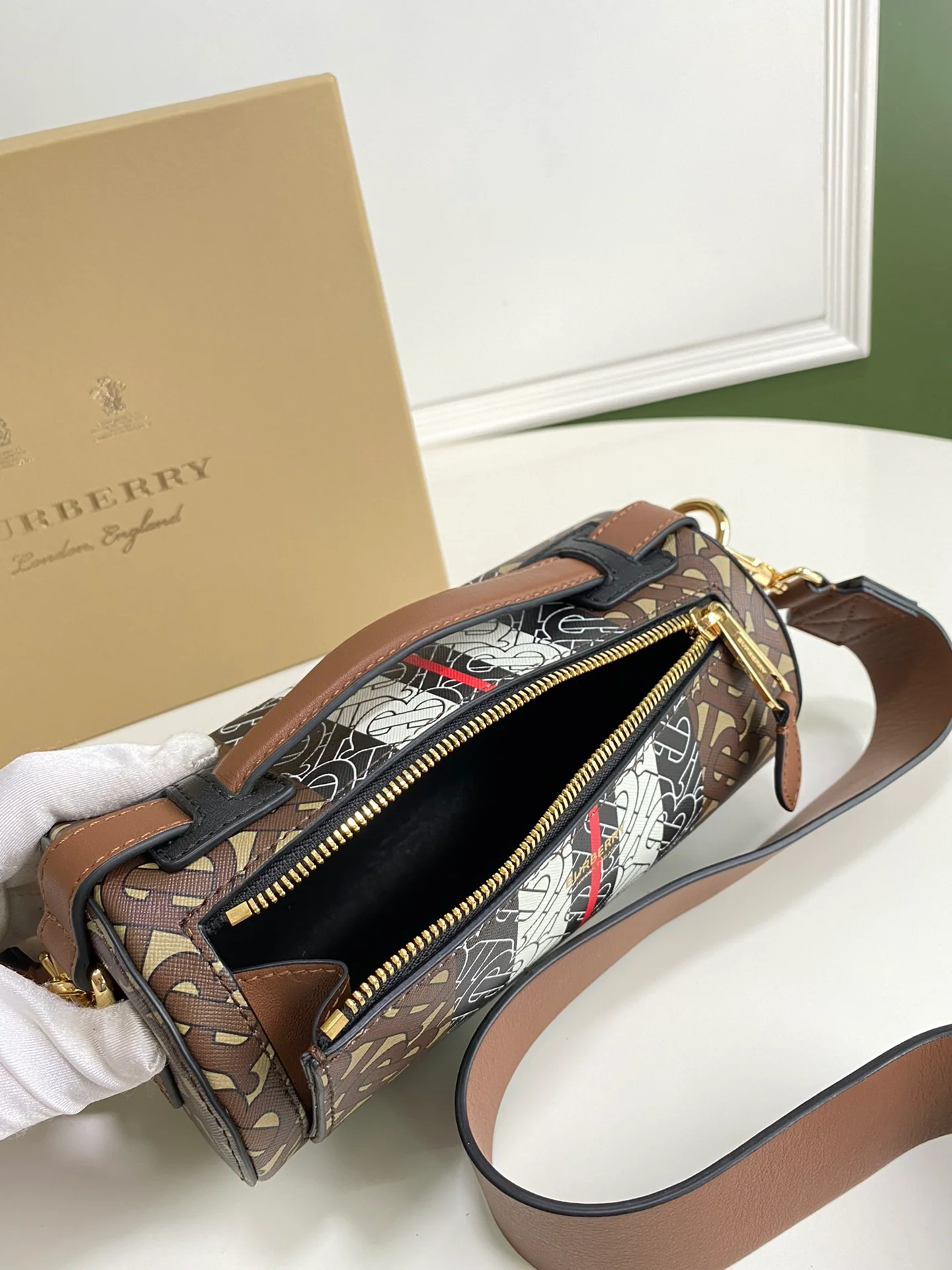 Burberry - Цилиндрическая сумка-перегородка