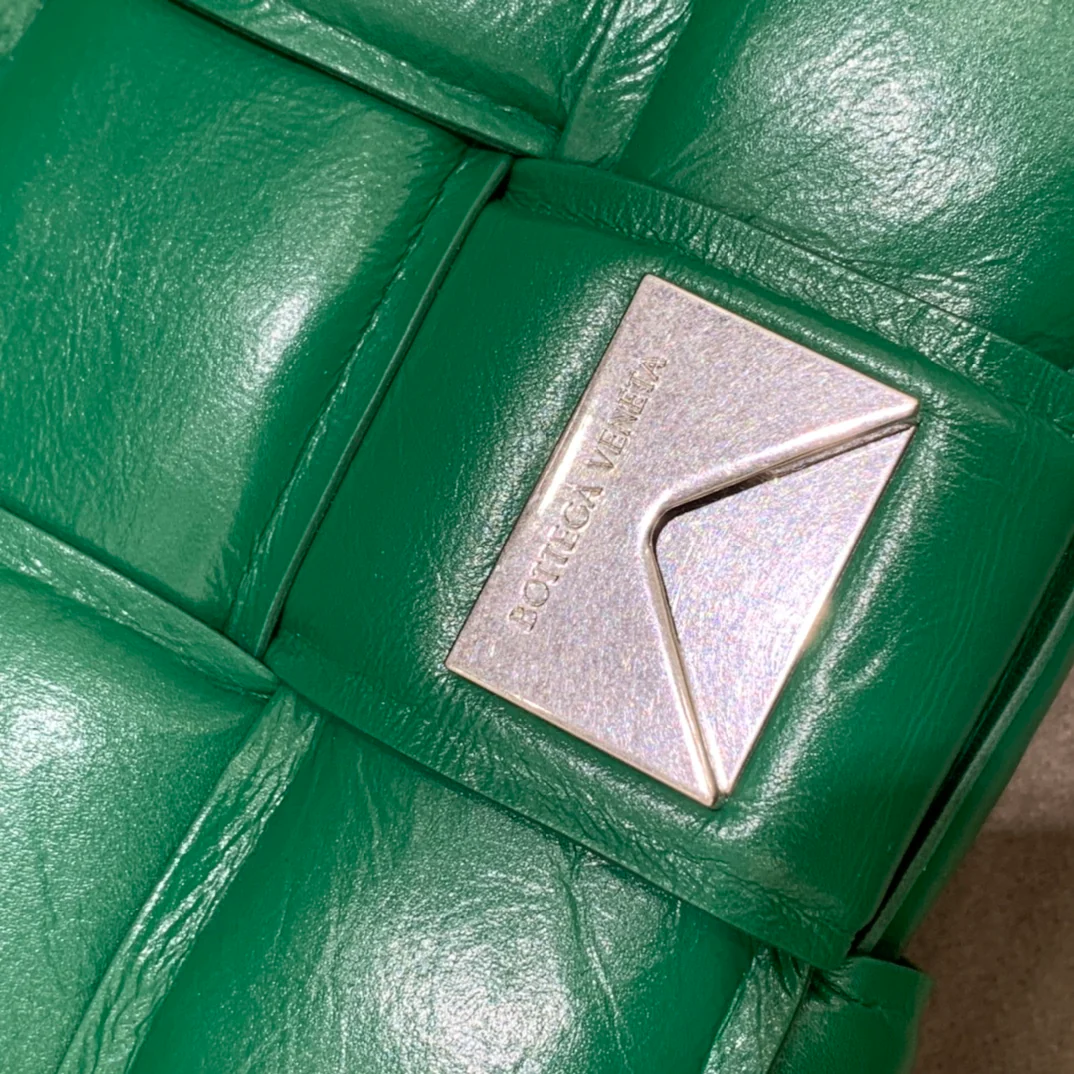 Сумка-мешок для кассет BV из плетеной кожи/подушка/телячья кожа/26x18x8 см/4