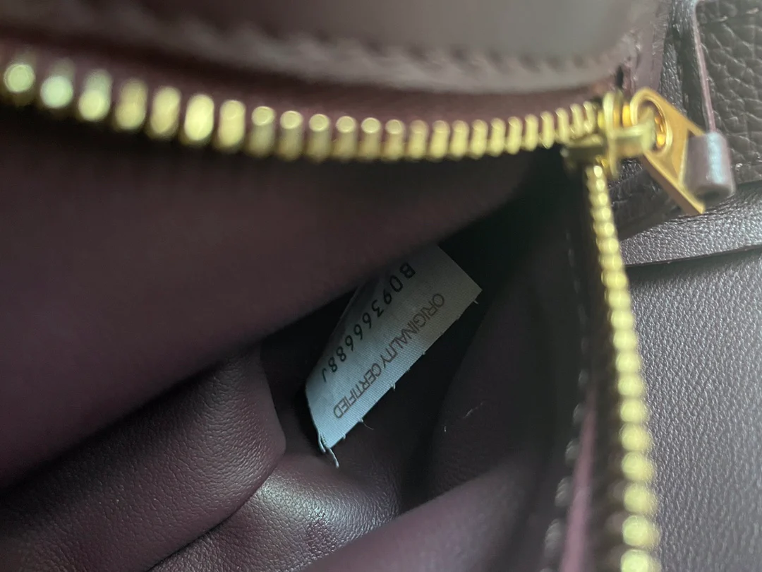 Сумка-переноска BV из плетеной кожи с зернистой текстурой, 23х15х5 см.