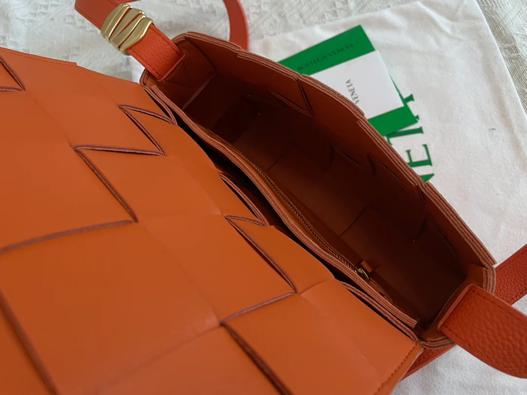 Кассета BV - зернистая телячья кожа - подкладка из телячьей кожи - 23x15x5 - 5 см - 1