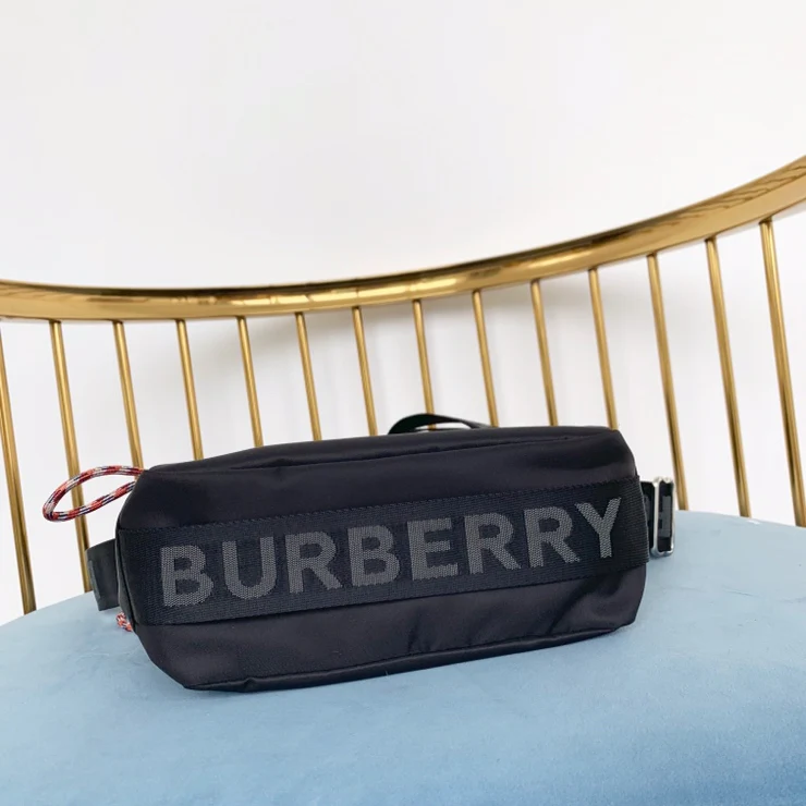 Изысканная сумка через плечо Burberry серии B