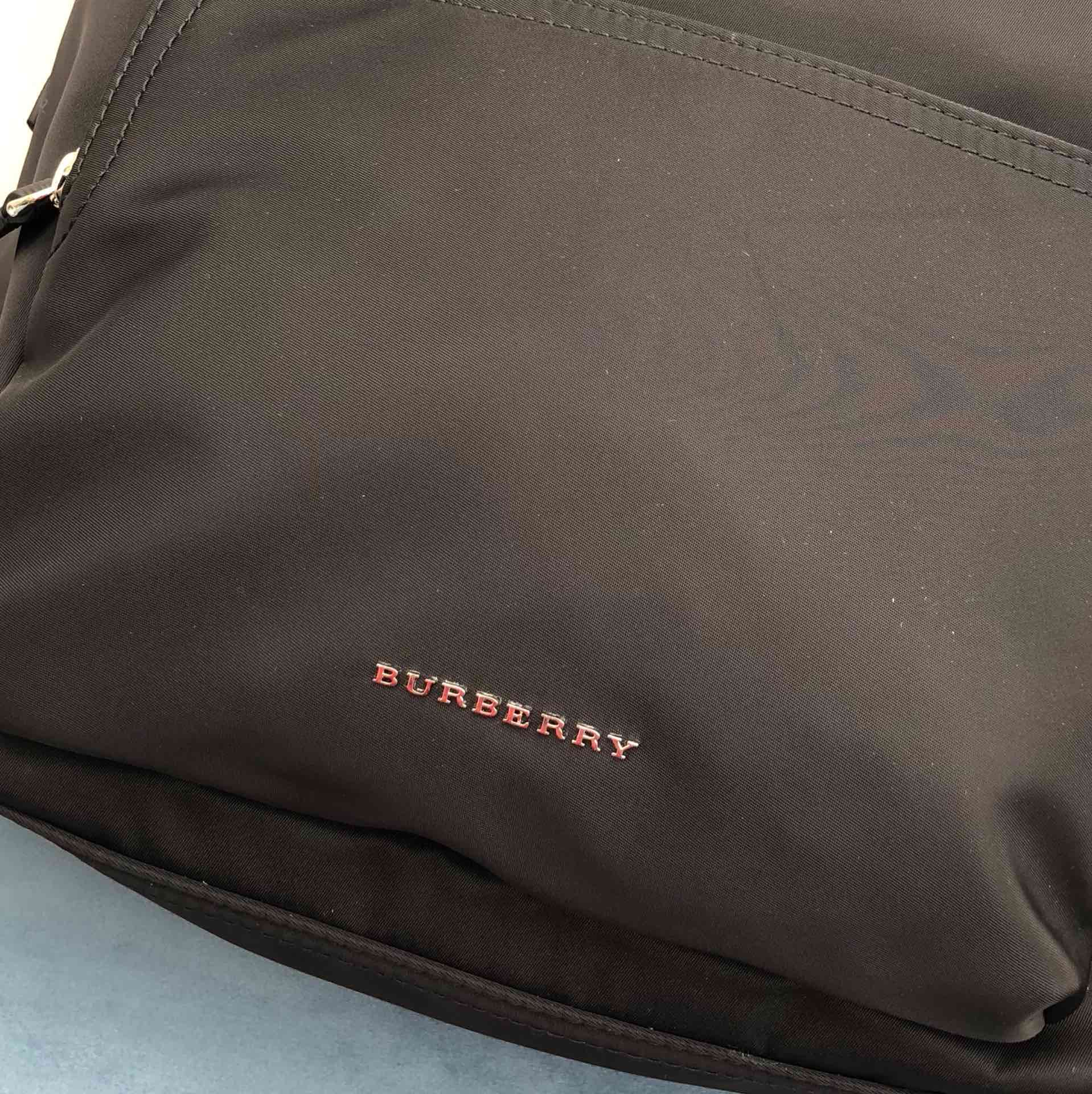 Burberry - Новейший рюкзак - Новейший рюкзак с клетчатым плечевым ремнем - Рюкзак