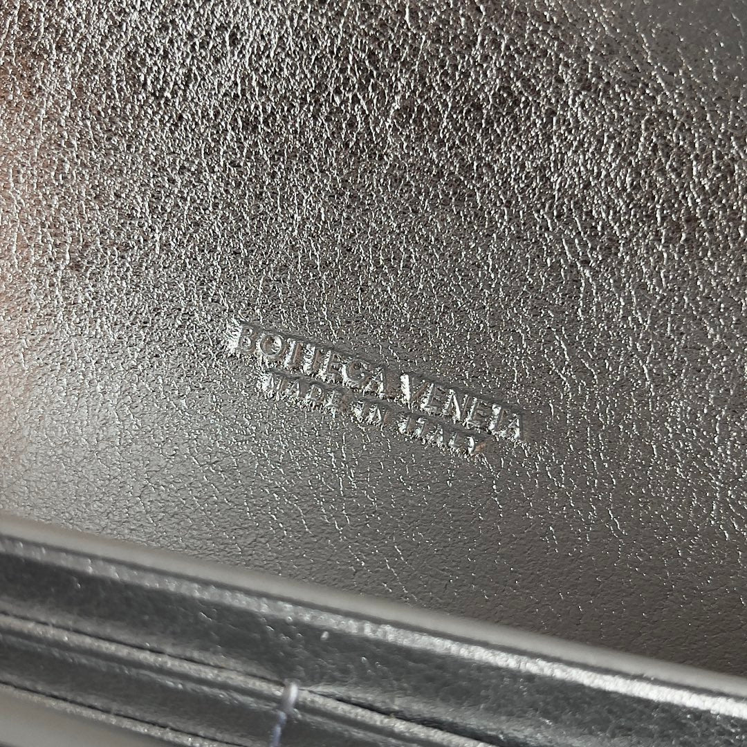 Вечерняя сумочка BV - серебристая