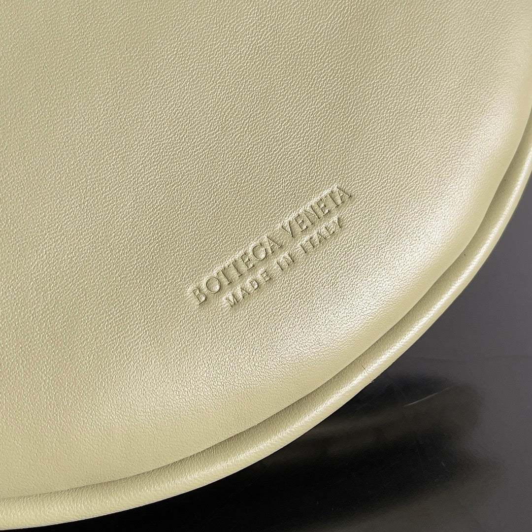 Сумка-мессенджер BV Gemelli Half-Moon Bag - зеленая