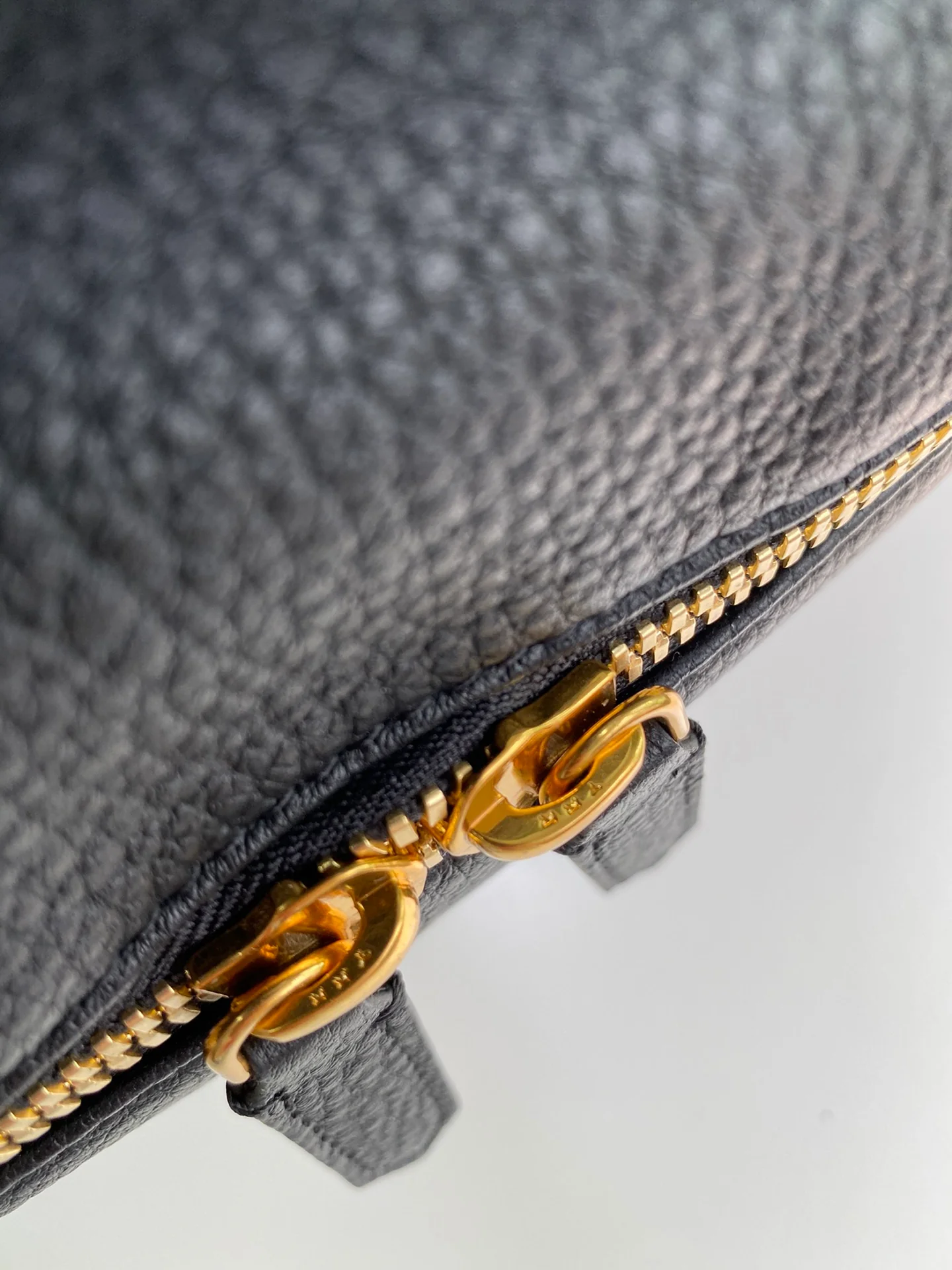 Кожаная поясная сумка Burberry Graffiti