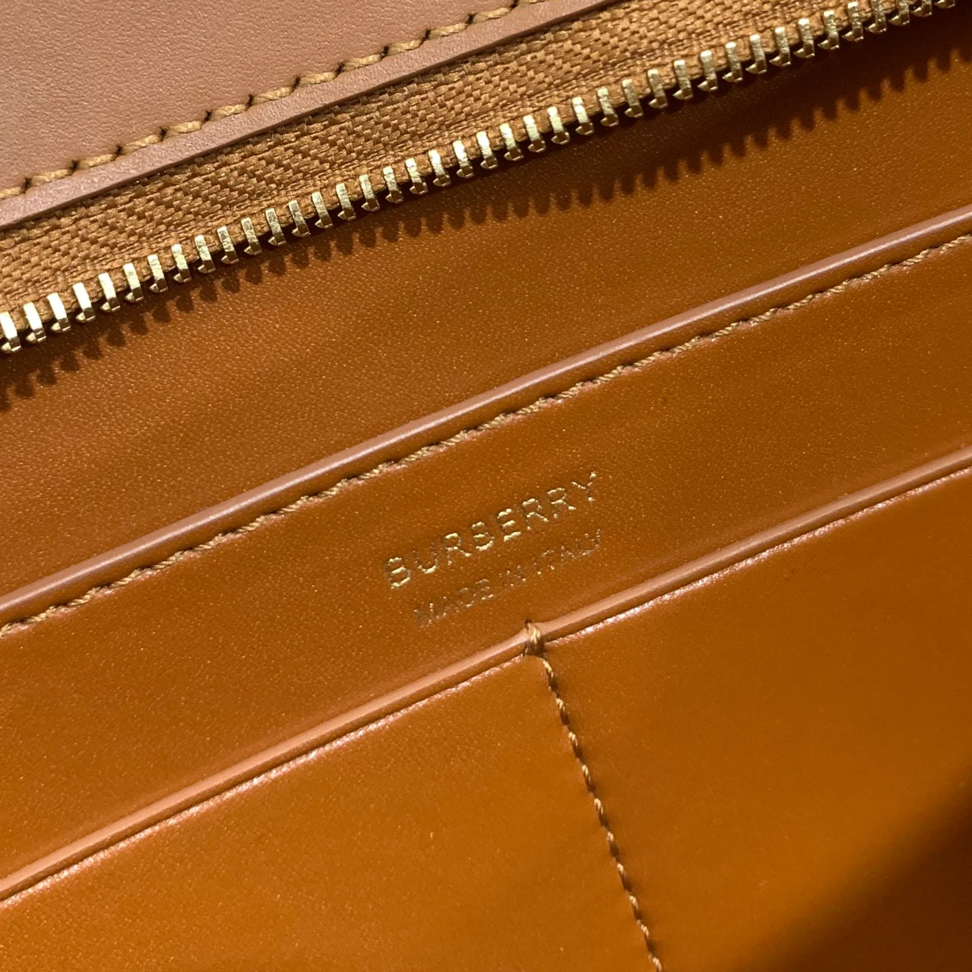 Burberry - Новая сумка через плечо TB - Коричневая