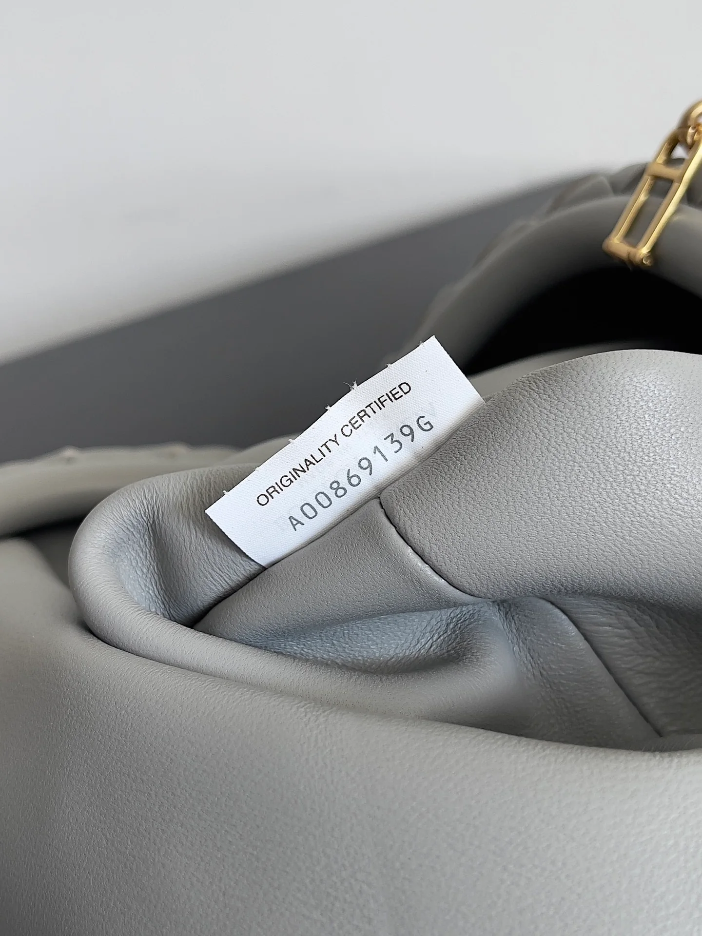 BV-lauren-clutch-chain clutch-grey