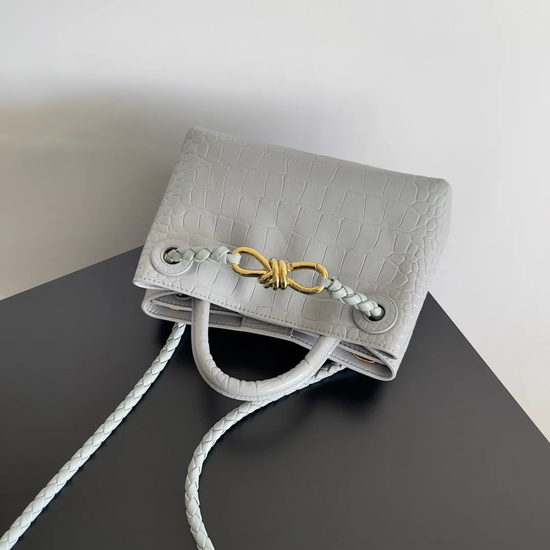 BV - Сумка Andiamo из кожи аллигатора - Серая