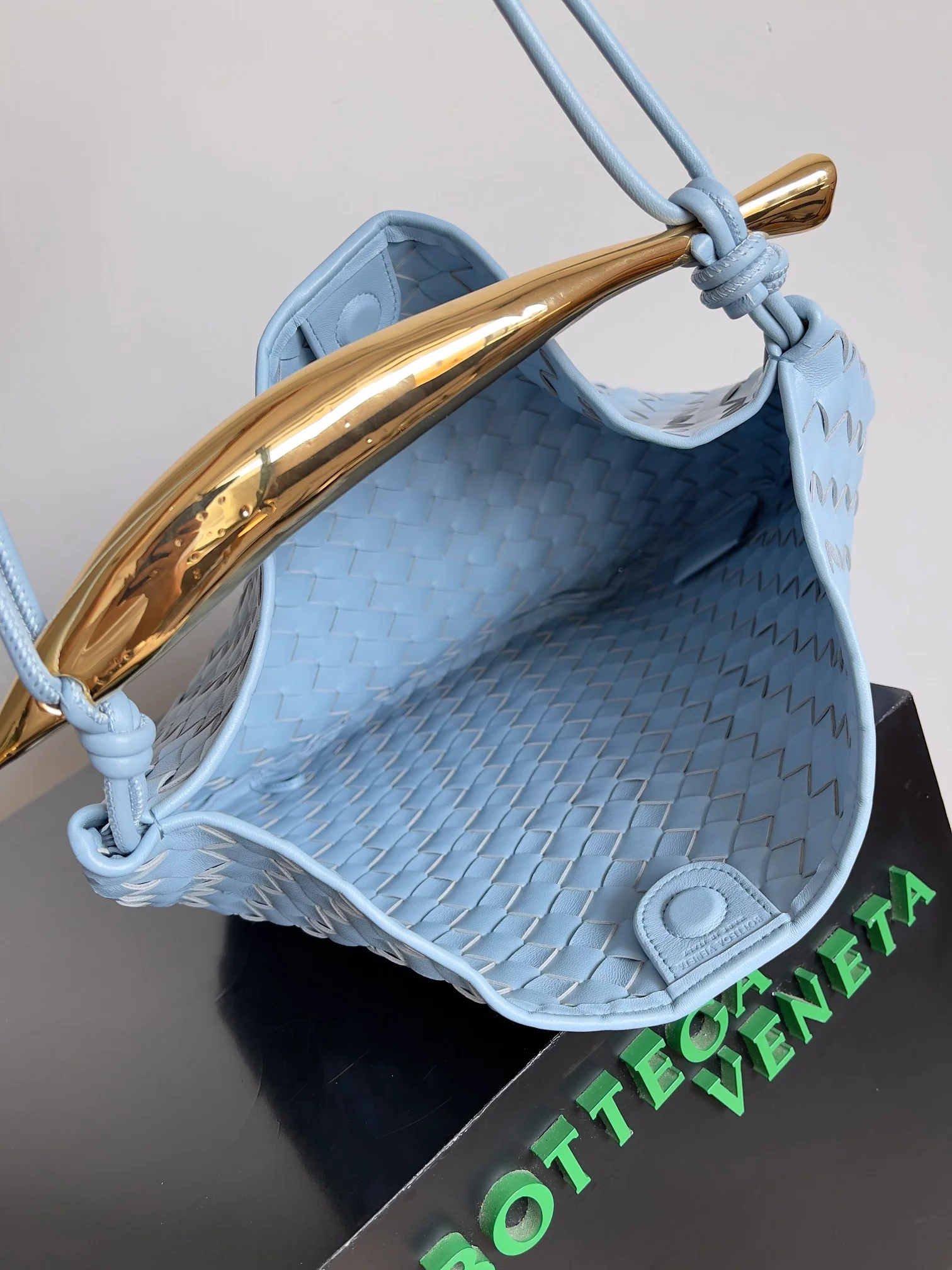 Сумка BV Sardine с латунной ручкой - Большая - Синяя