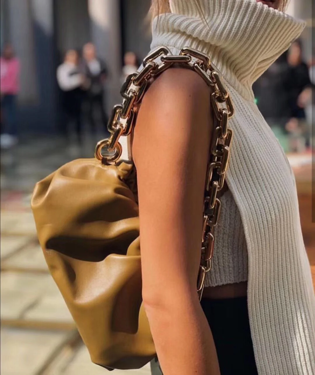 Сумка BV Cloud Bag - Фото на фото - 1