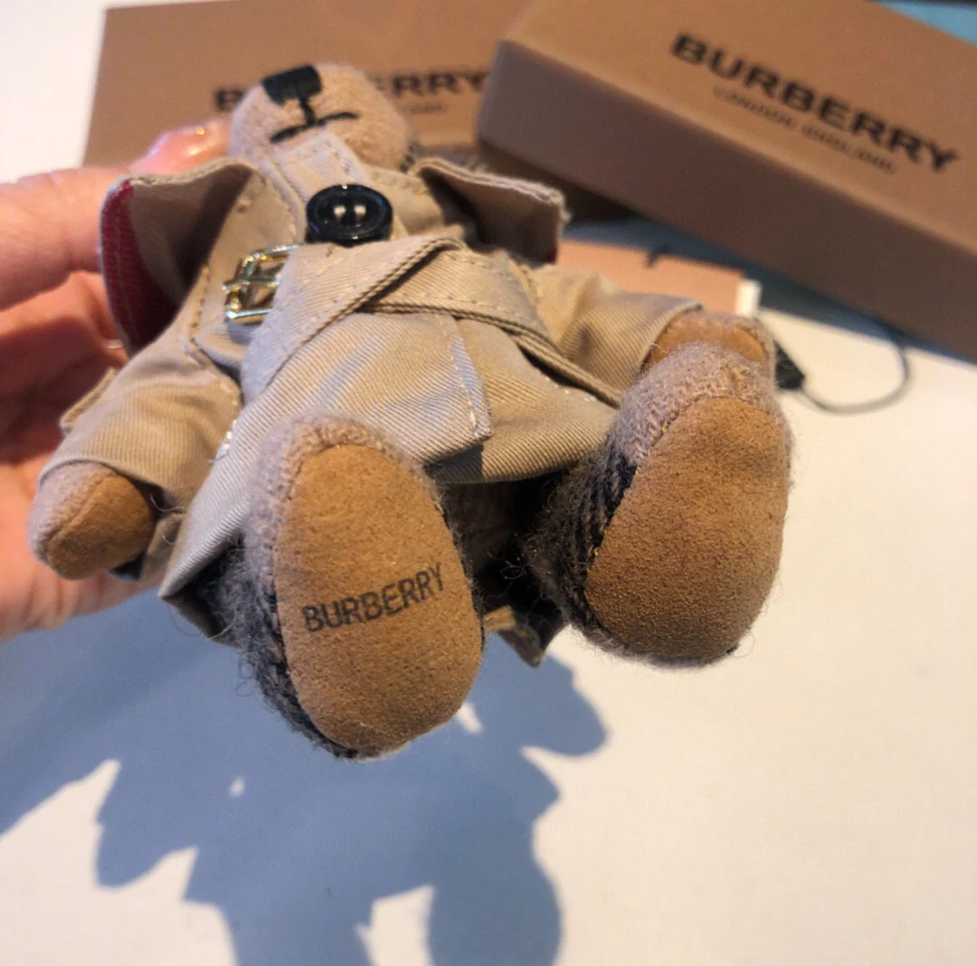 Брелок в виде медведя в виде тренча Burberry - 1 шт.