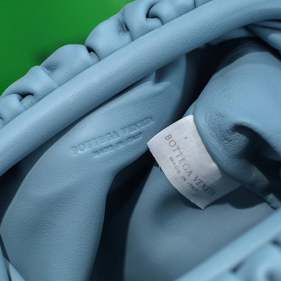 Сумка-чехол BV Cloud Bag Pouch Series - из гладкой телячьей кожи - 23x13x8 см - 2 шт.