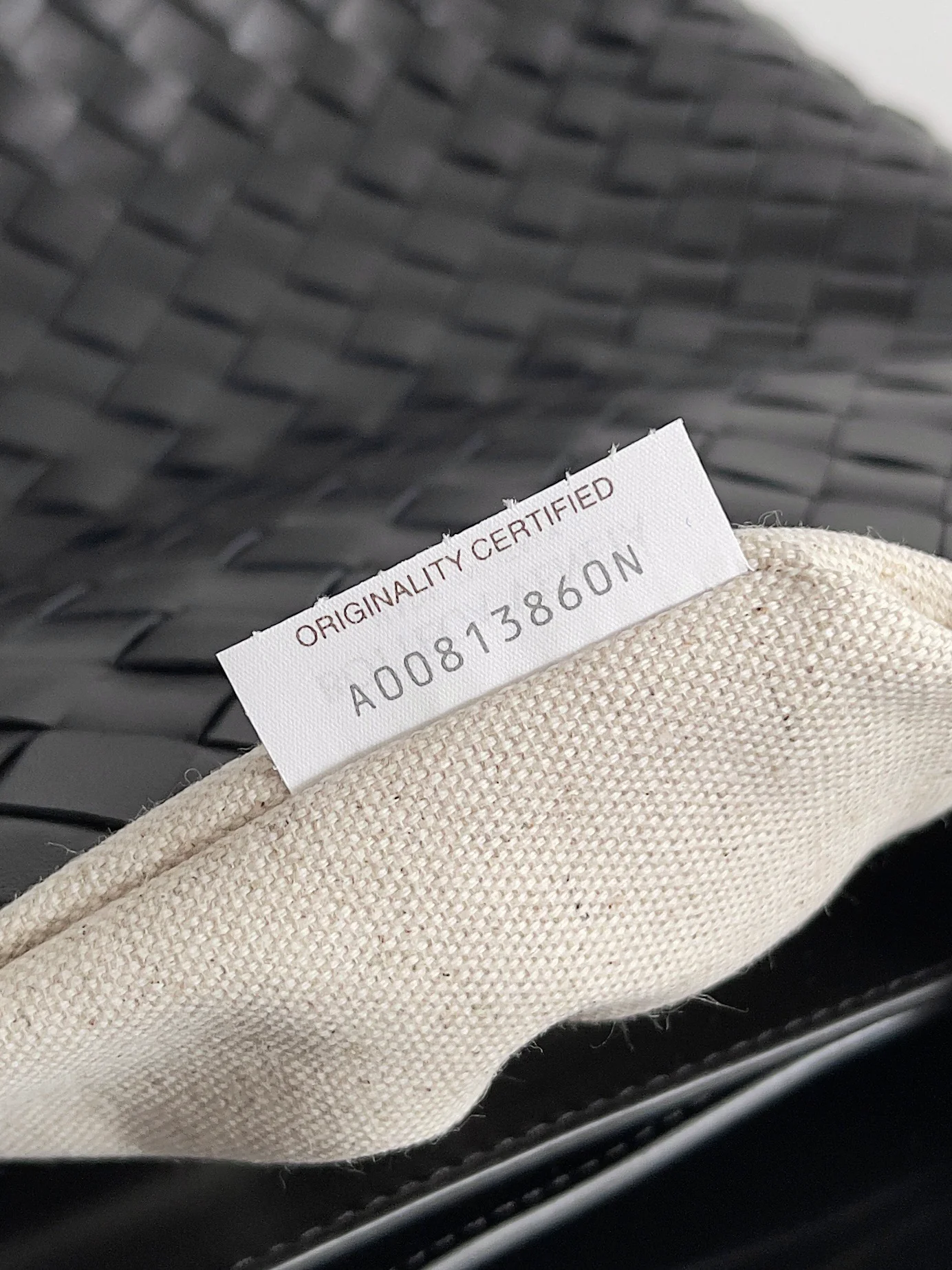 Сумка-тоут на молнии BV - черная