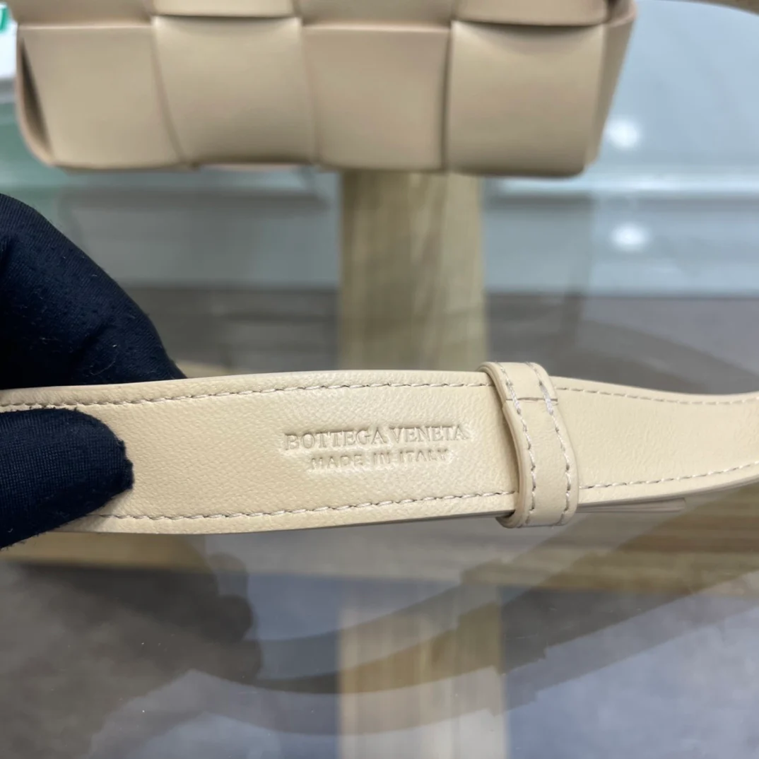 Поясная сумка BV из плетеной ткани, овечья кожа, 17 см, 5х9 см, 5х5 см.