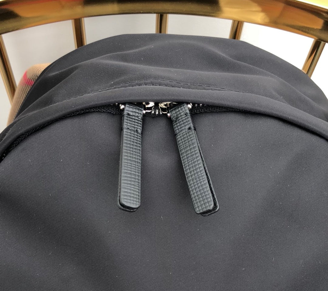 Burberry - Новейший рюкзак - Новейший рюкзак с клетчатым плечевым ремнем - Рюкзак