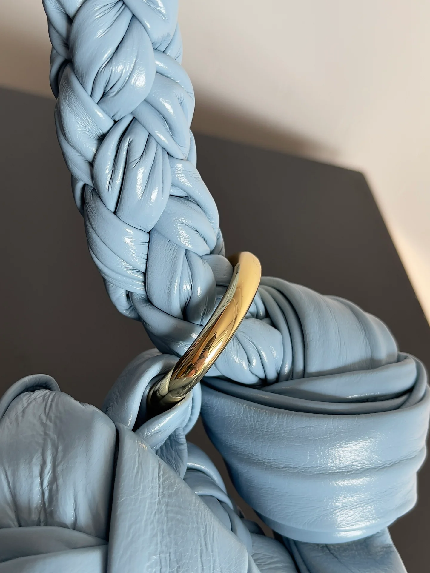 BV-kalimero-citta-underarm knotted bag-patterned blue