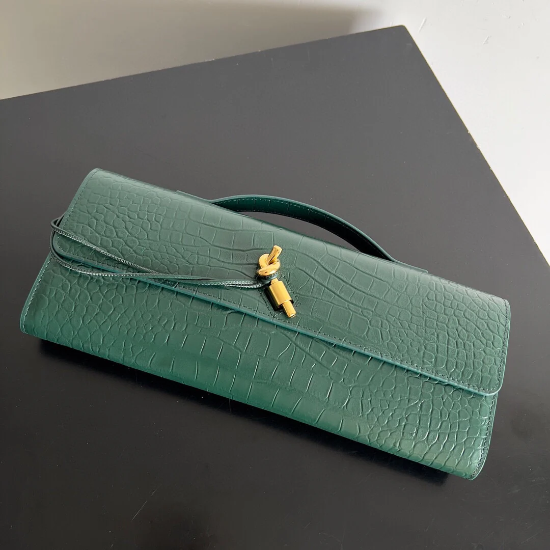 Сумочка-клатч BV с крокодиловым узором и узлом - зеленая