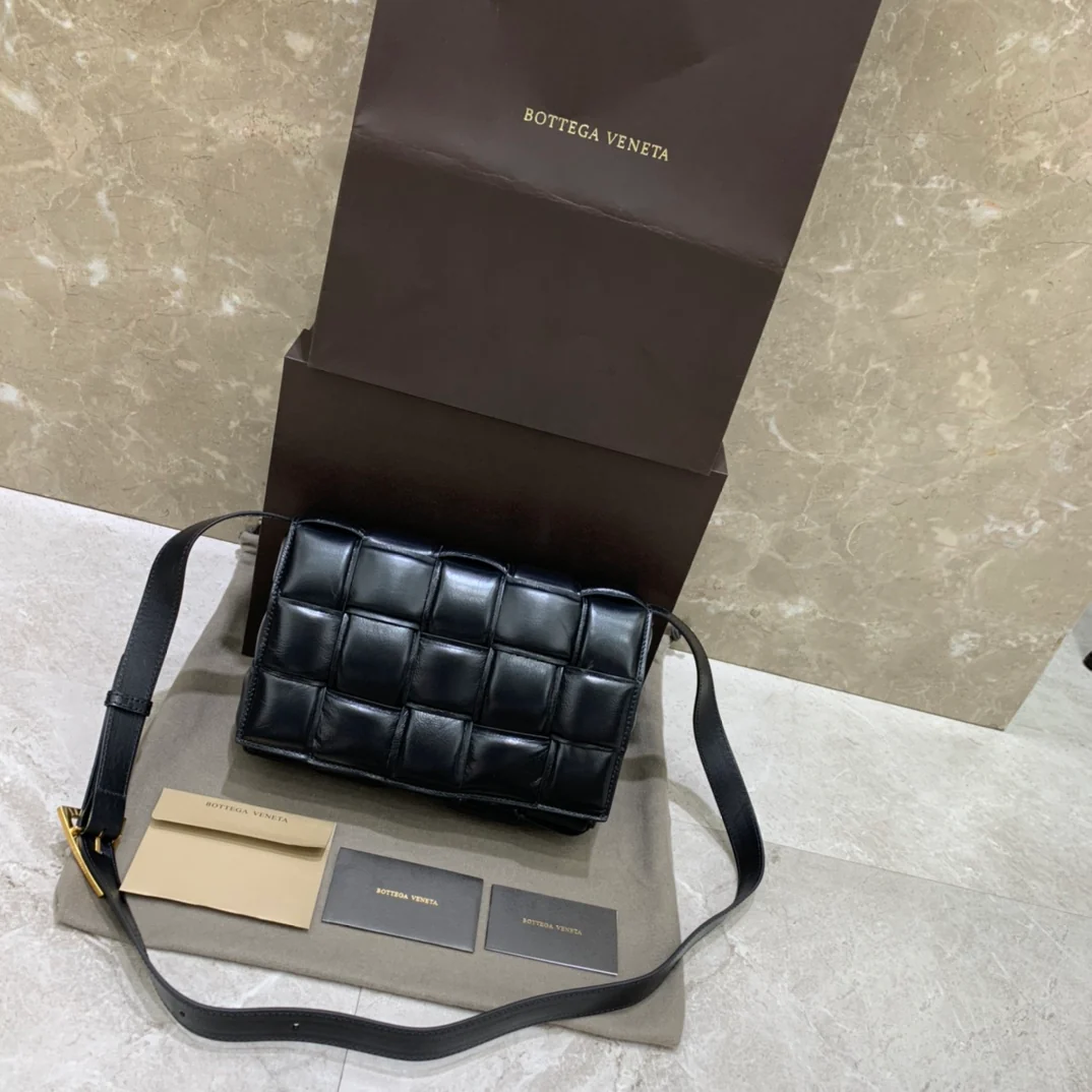 Сумка-мешок для кассет BV из плетеной кожи/подушка/телячья кожа/26x18x8 см/7