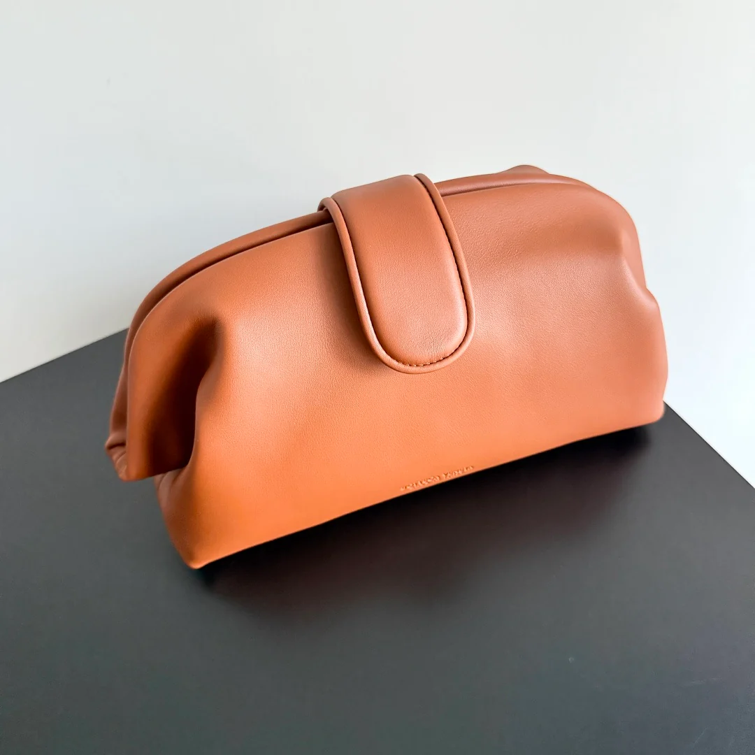 Сцепление BV Alaren 1980 - карамельного цвета.