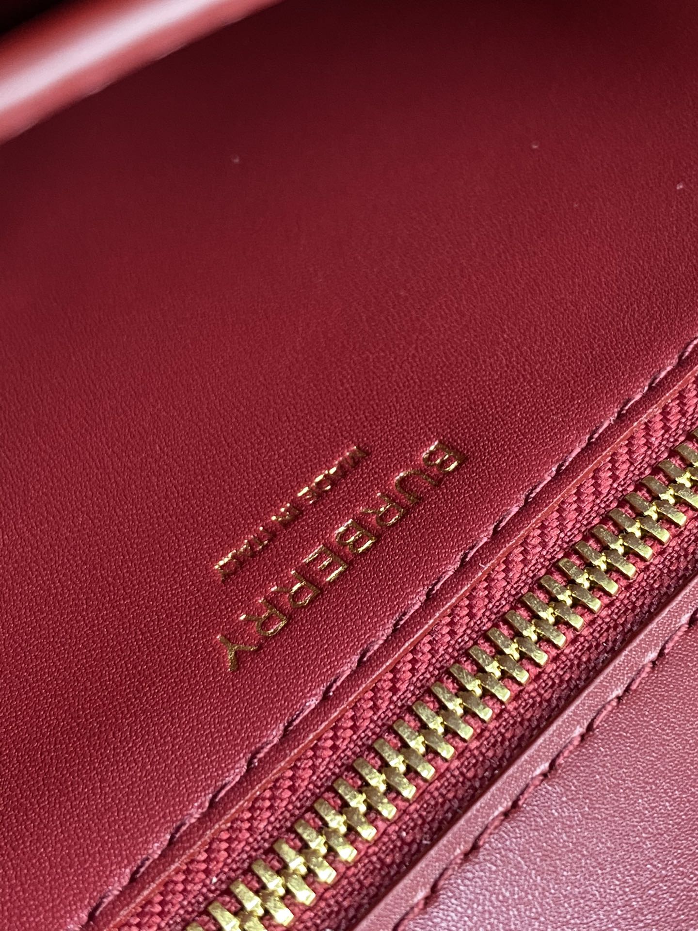 Сумка-письмо из коллекции Burberry TB - красная