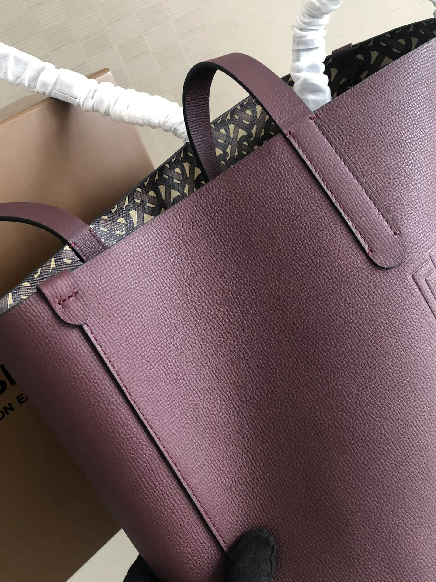 Burberry - Кожа с покрытием - Новейшая сумка-тоут - Бордовый