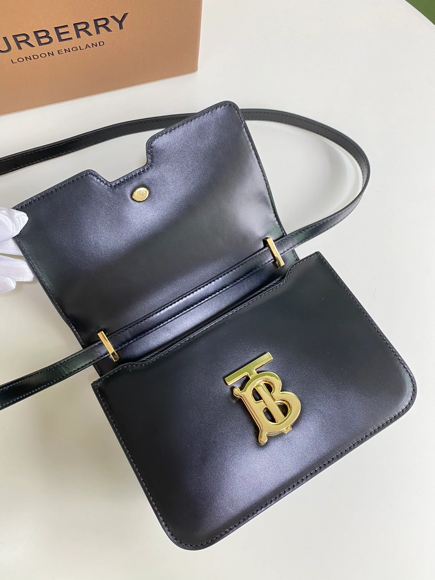 Сумка-письмо из коллекции Burberry TB - Черная