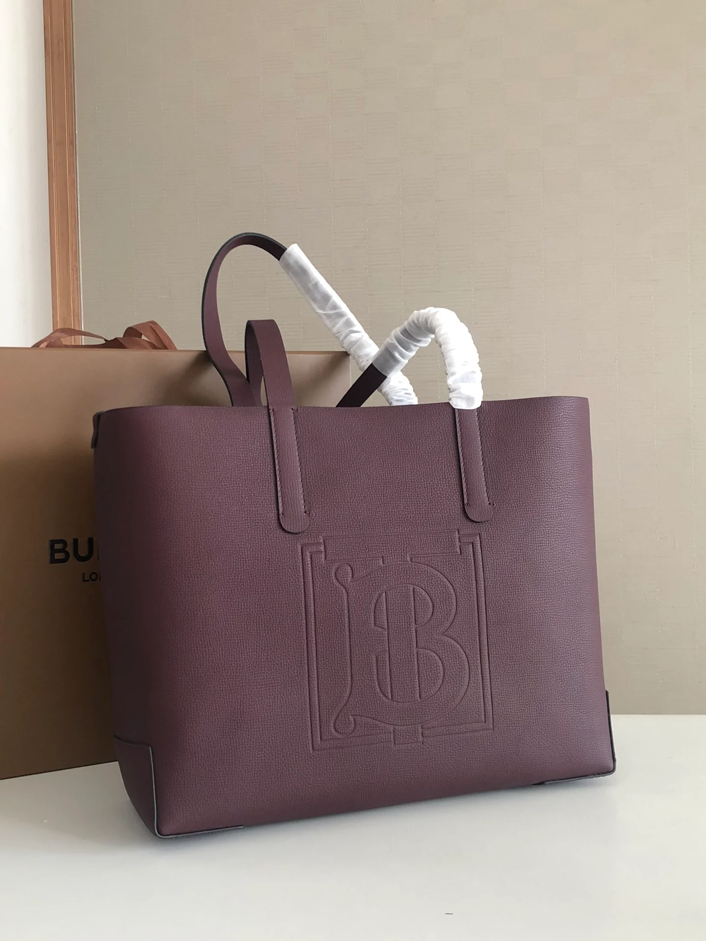 Burberry - Кожа с покрытием - Новейшая сумка-тоут - Бордовый