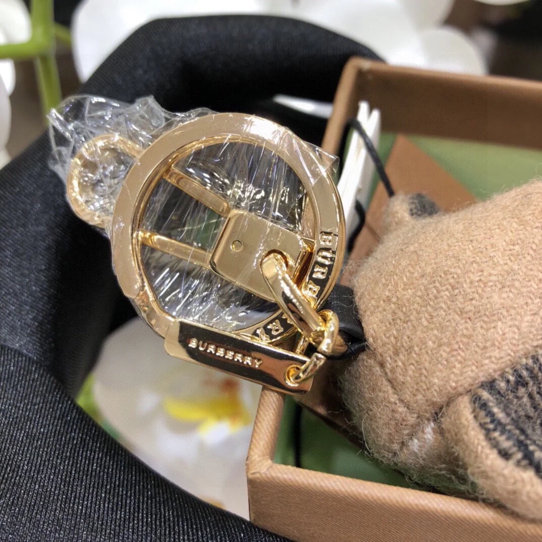 Брелок в виде медведя в форме сердца от Burberry - черный