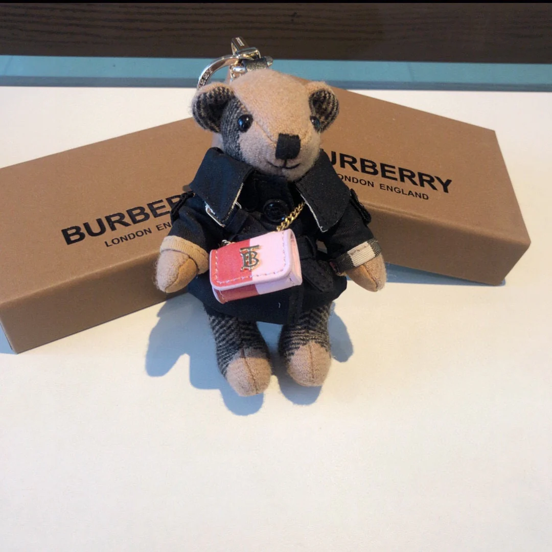 Burberry - Подвеска в виде медведя в виде тренча - Черная