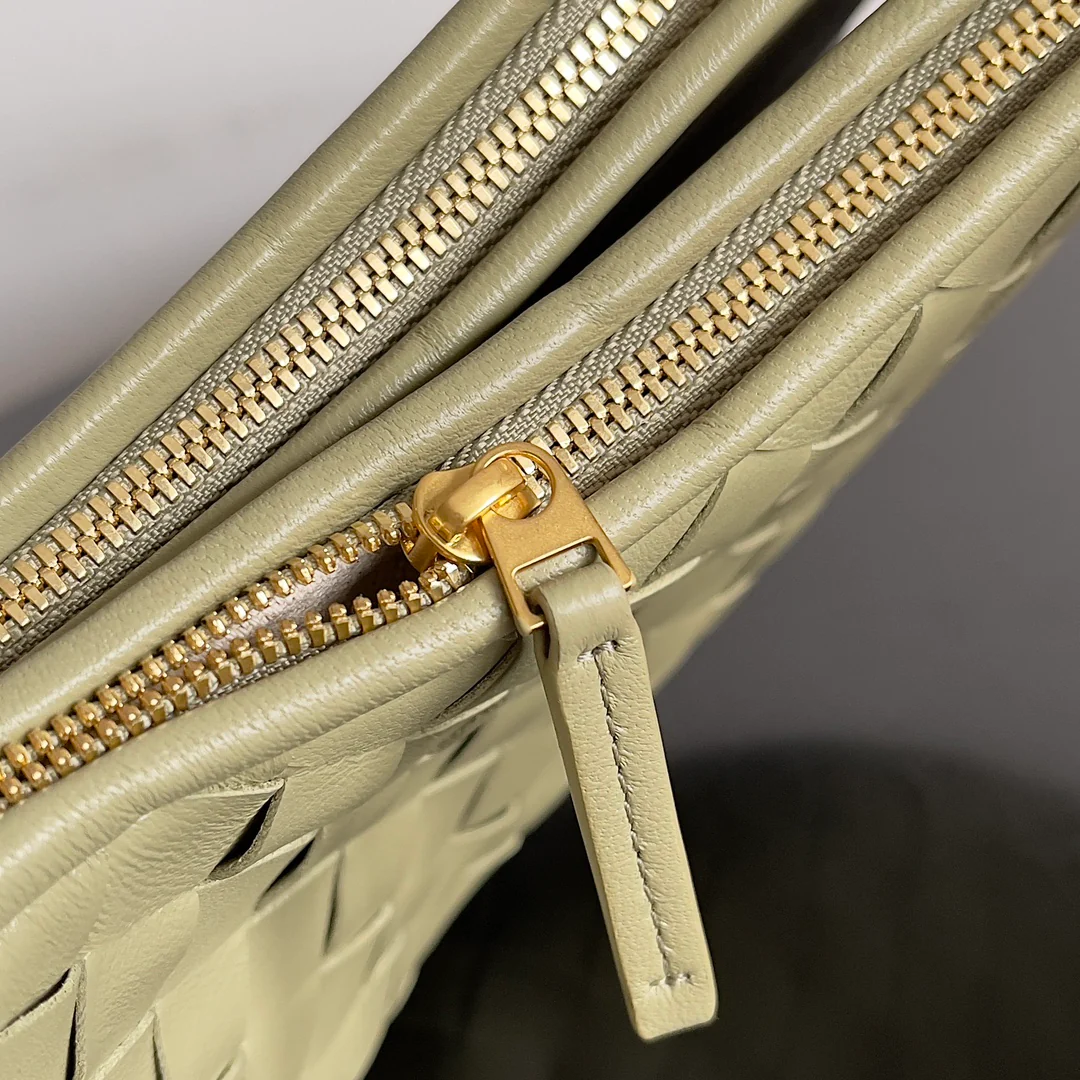 Сумка-мессенджер BV Gemelli Half-Moon Bag - зеленая