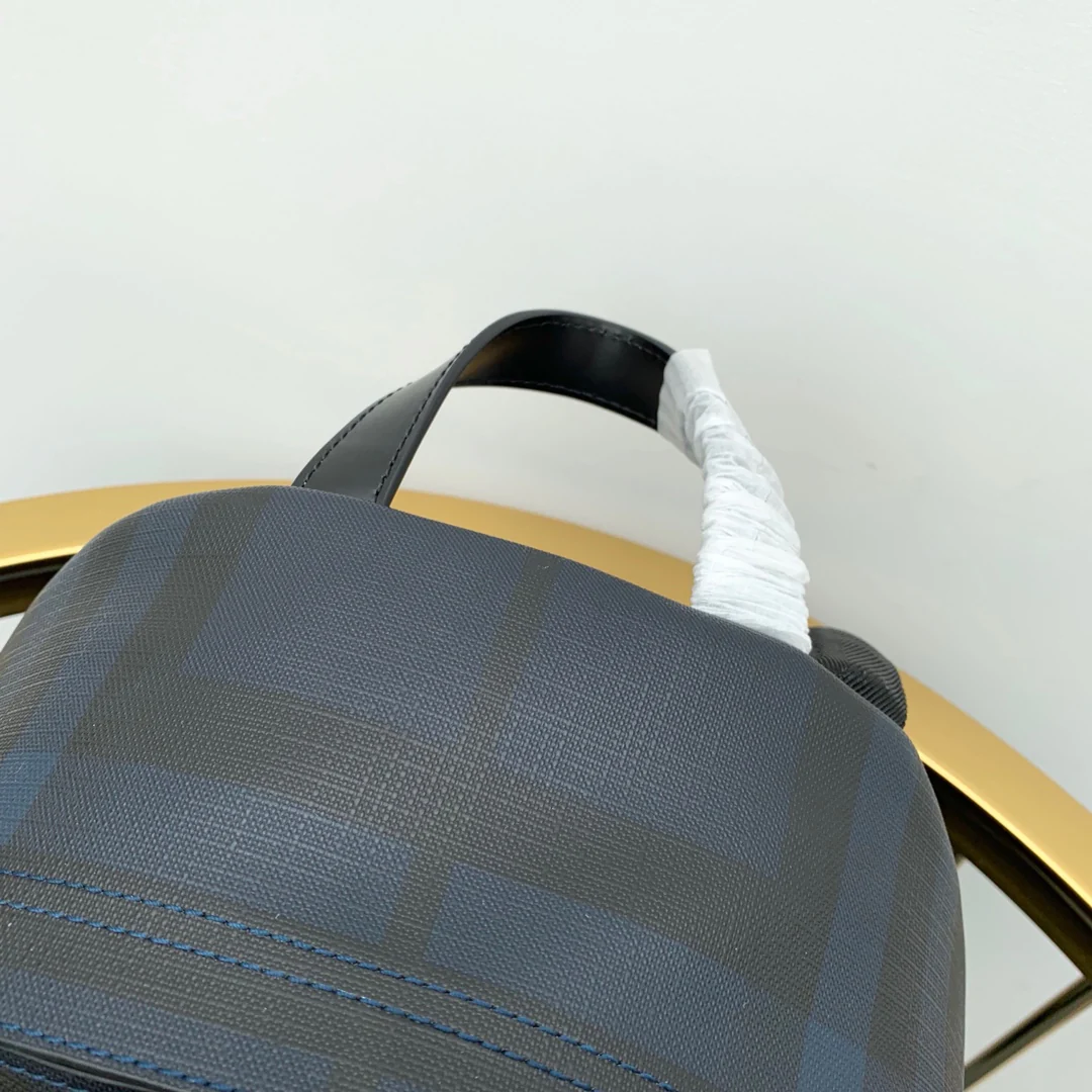 Burberry - Новейший рюкзак в лондонскую клетку - Темно-синий