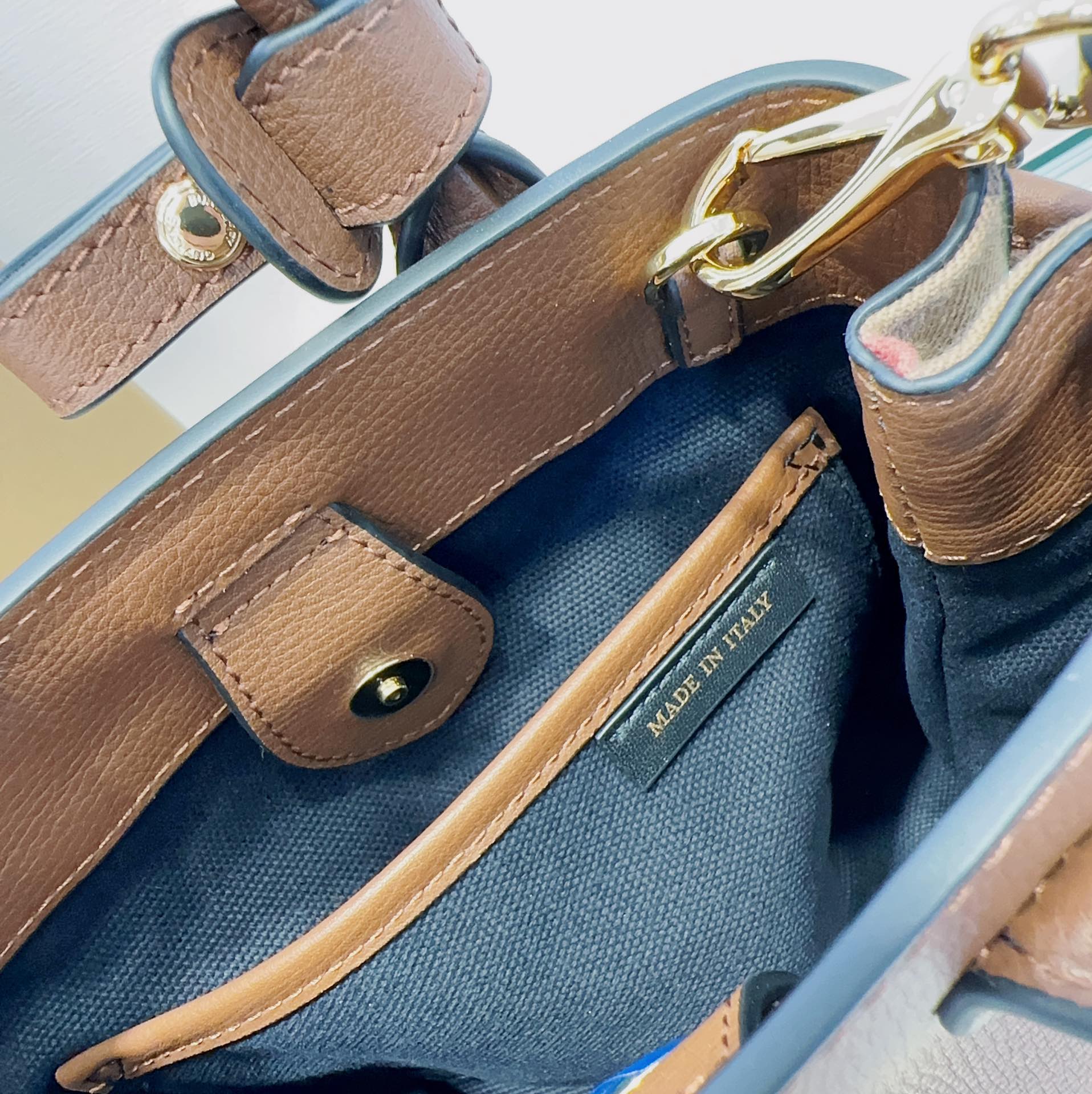 Сумка Burberry The Banner, 22 см, коричневая.