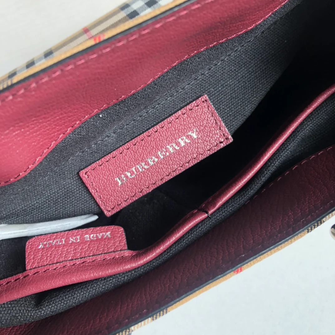 Сумка-тоут Burberry в винтажную клетку, маленькая, бордовая.