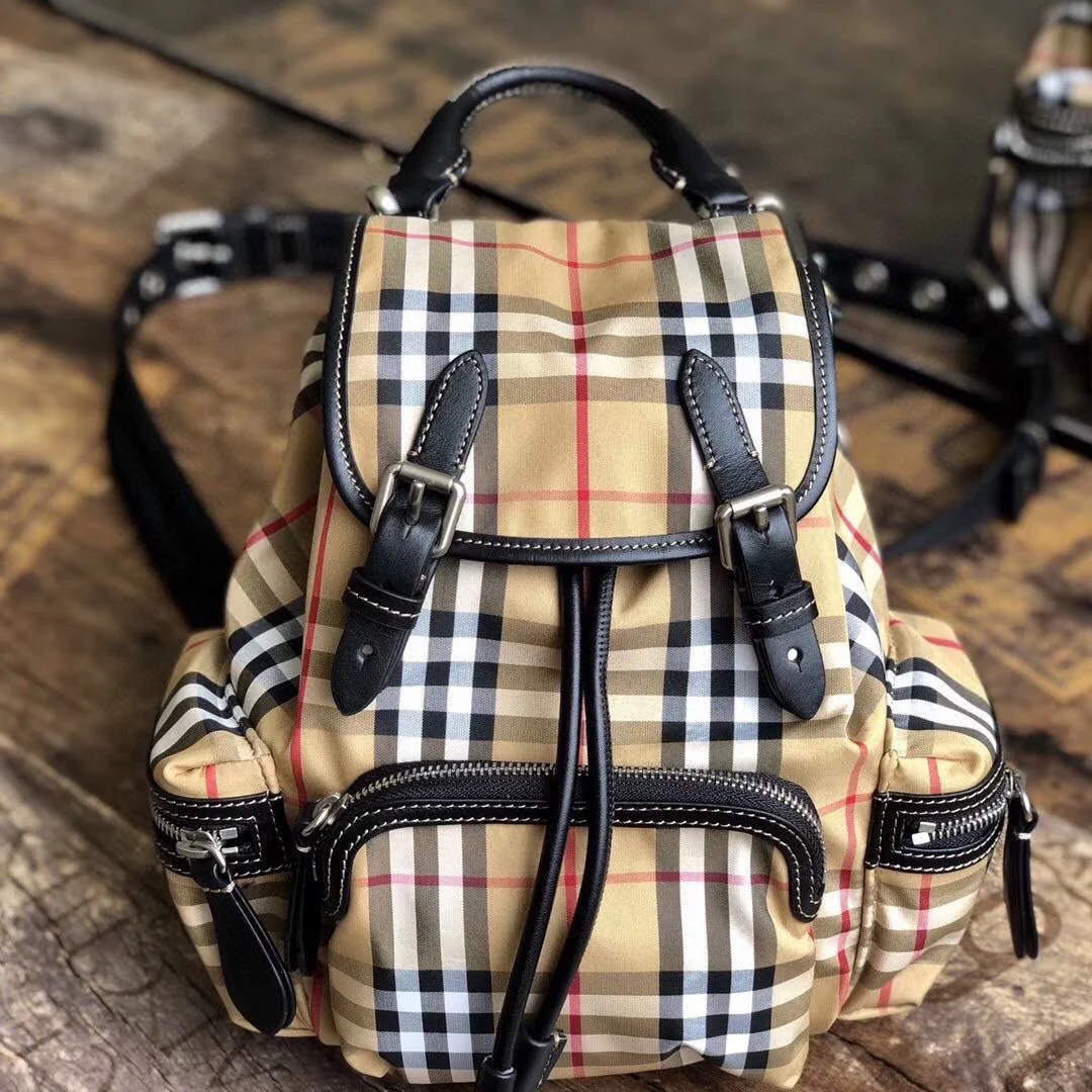 Рюкзак Burberry The Rucksack Military Backpack - средний размер