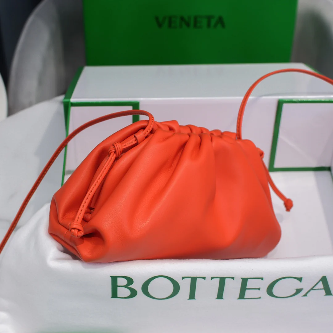 Сумка-чехол BV Cloud Bag Pouch Series - гладкая телячья кожа - 23x13x8 см - 7