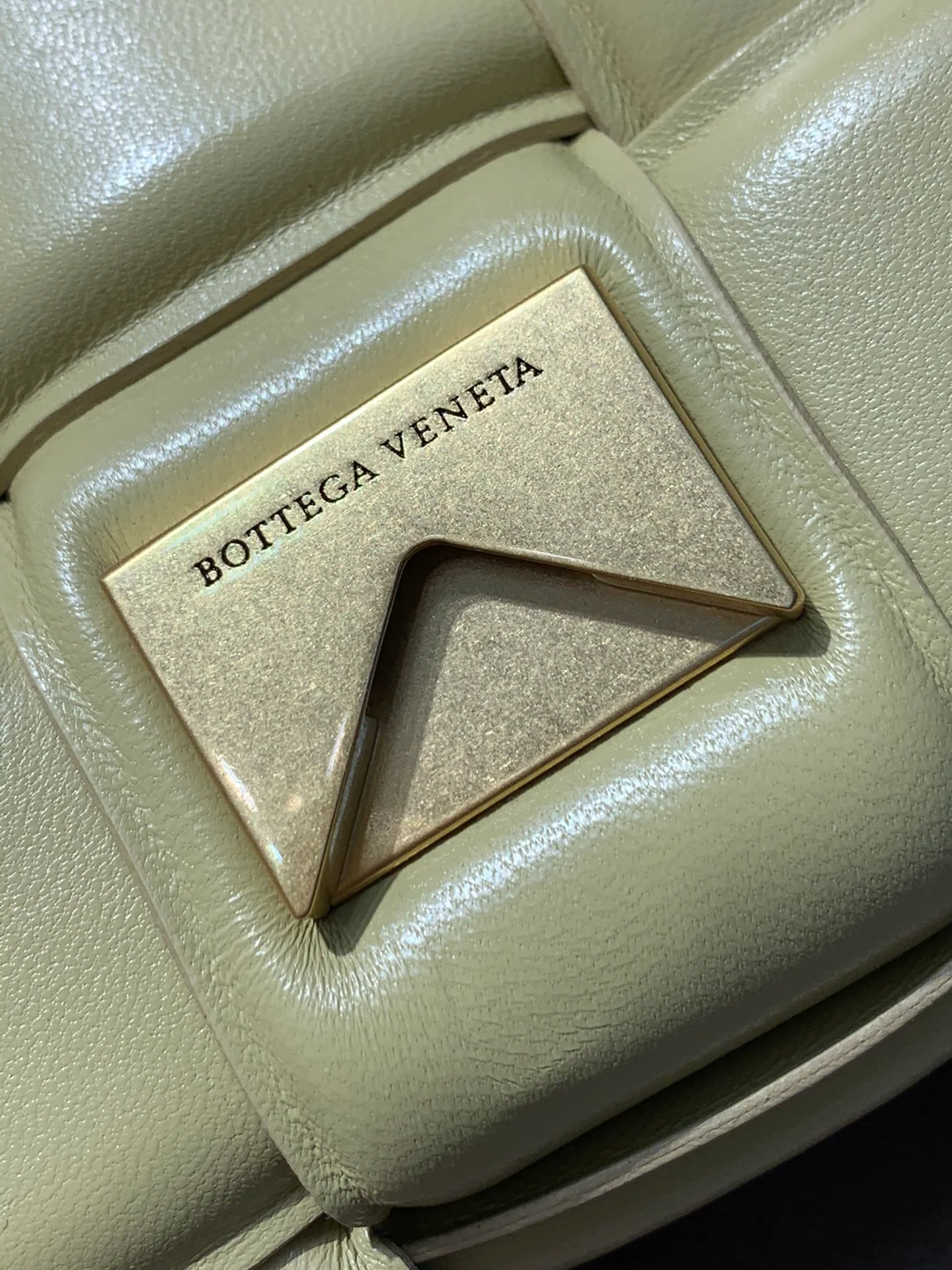 Сумка-мешок для кассет BV из плетеной кожи/подушка/телячья кожа/26x18x8 см/1